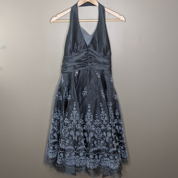 Wendye Chaitin Halter Embroidered Formal Dress - Picture 3 of 8